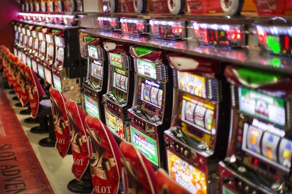 Cambodia Pools table selection screen showing live dealers and bet limits